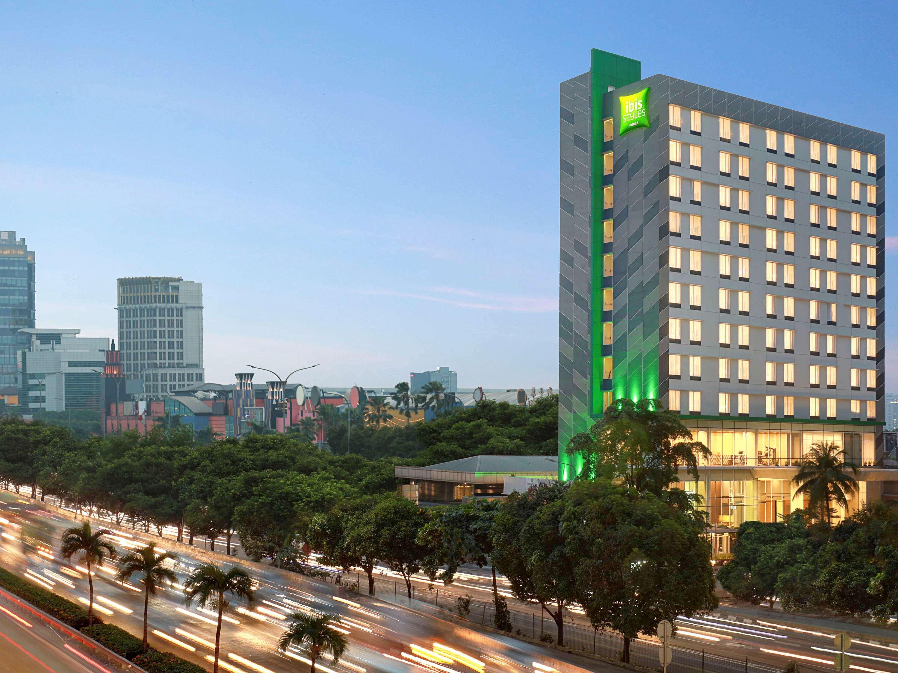 Ibis Styles Jakarta Simatupang Hotel Exterior photo