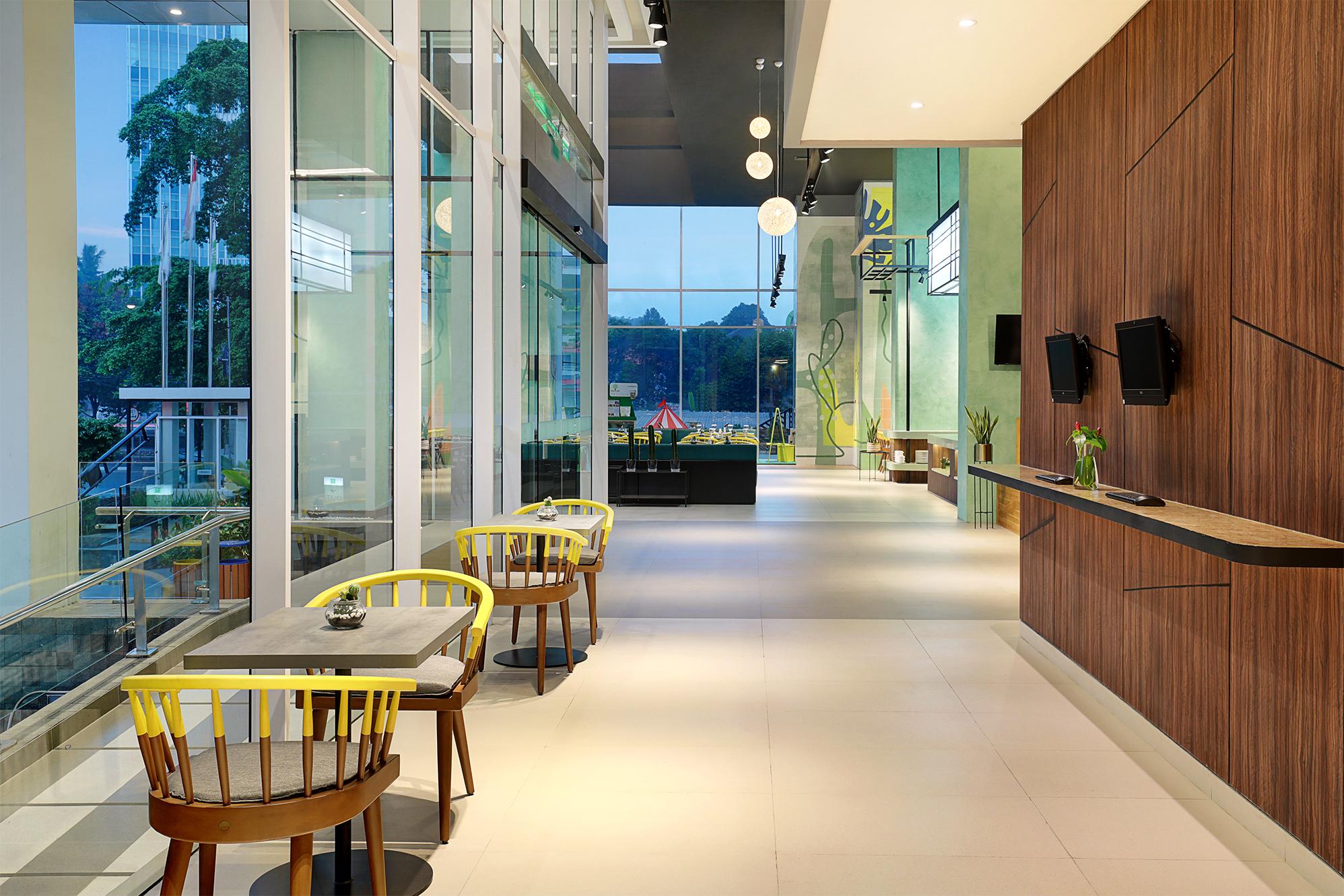 Ibis Styles Jakarta Simatupang Hotel Exterior photo